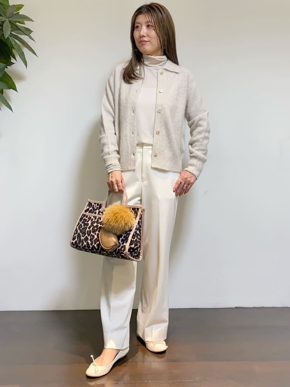 tomoさんの「UNTITLED｜【ハイネック/レイヤード/重ね着におすすめ】トリコットベロア シアーインナー」を使ったコーディネート