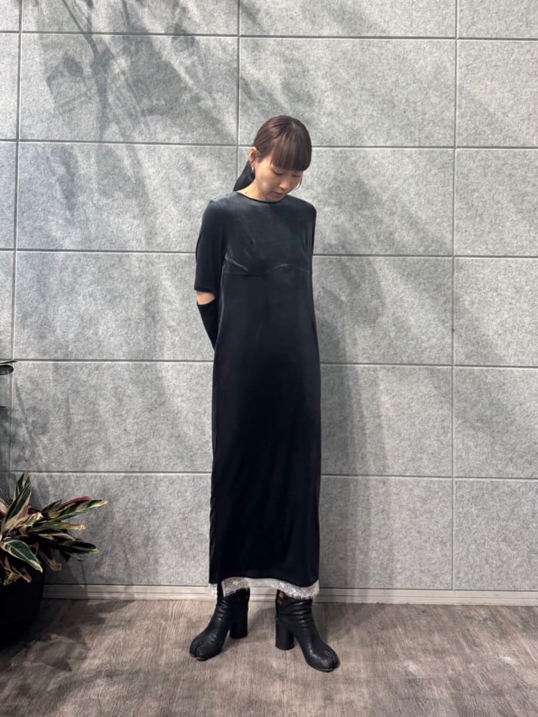 designer yukaさんの「CODE A｜velvet open back dress」を使ったコーディネート