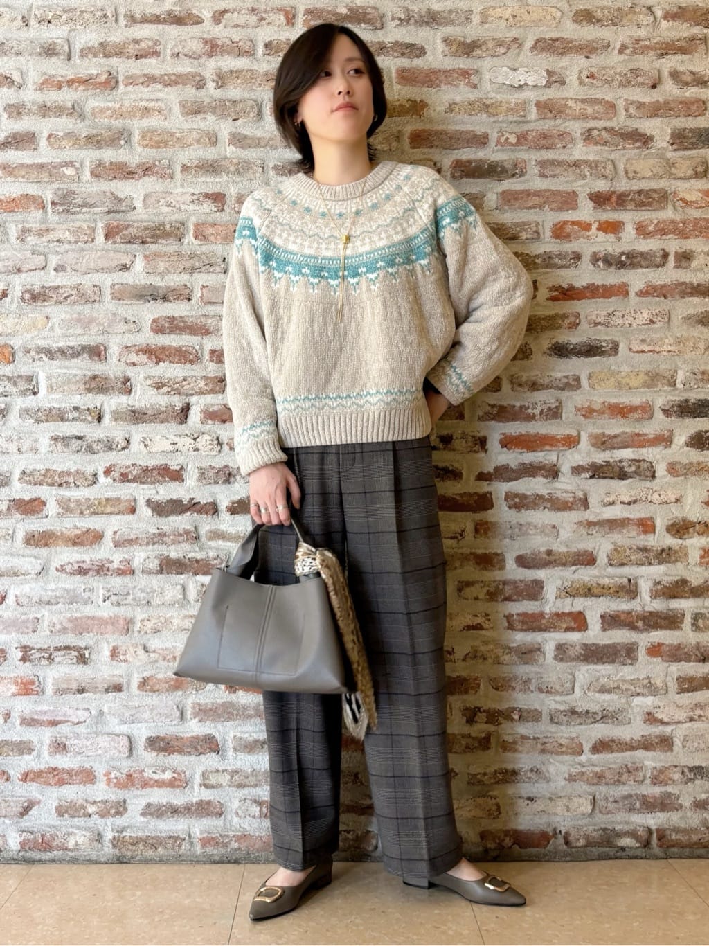 しばさんの「THE SHOP TK｜クラシカルな装い ウールライクスタンドカラーコート」を使ったコーディネート