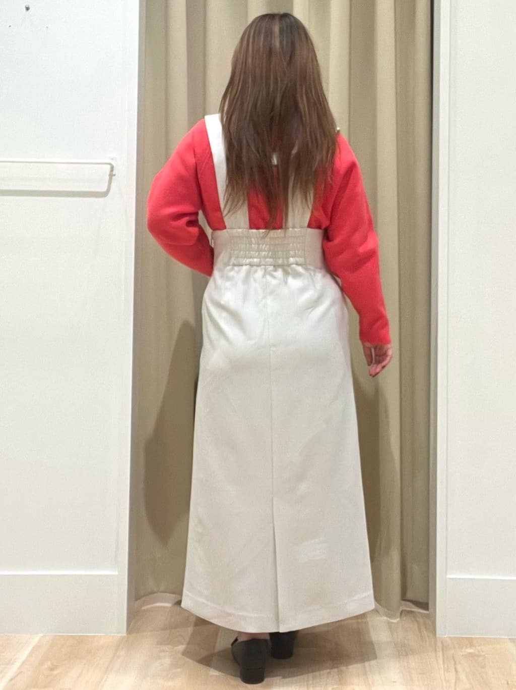 たまさんの「grove｜【ウエストゴム】美シルエットなハイウエストサス付きスカート」を使ったコーディネート