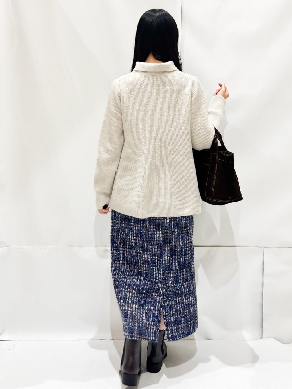 Hinaさんの「OPAQUE.CLIP｜スパンコールラメ衿2WAYペプラムニット【洗濯機OK】」を使ったコーディネート