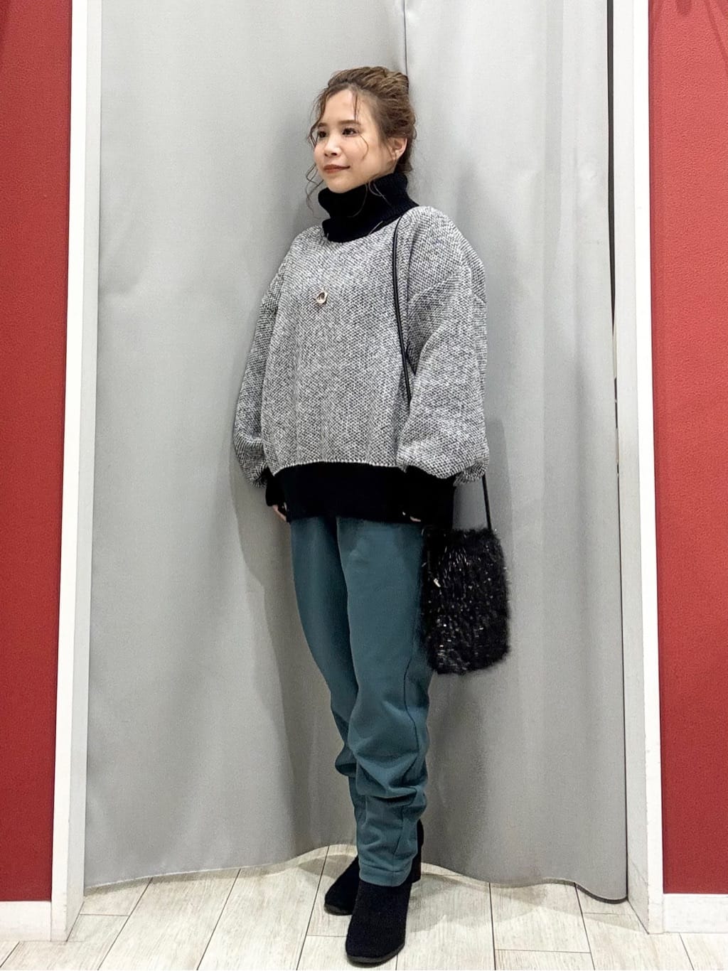 shioさんの「SHOO･LA･RUE｜【撥水/洗える】ショートフーディーダウン」を使ったコーディネート