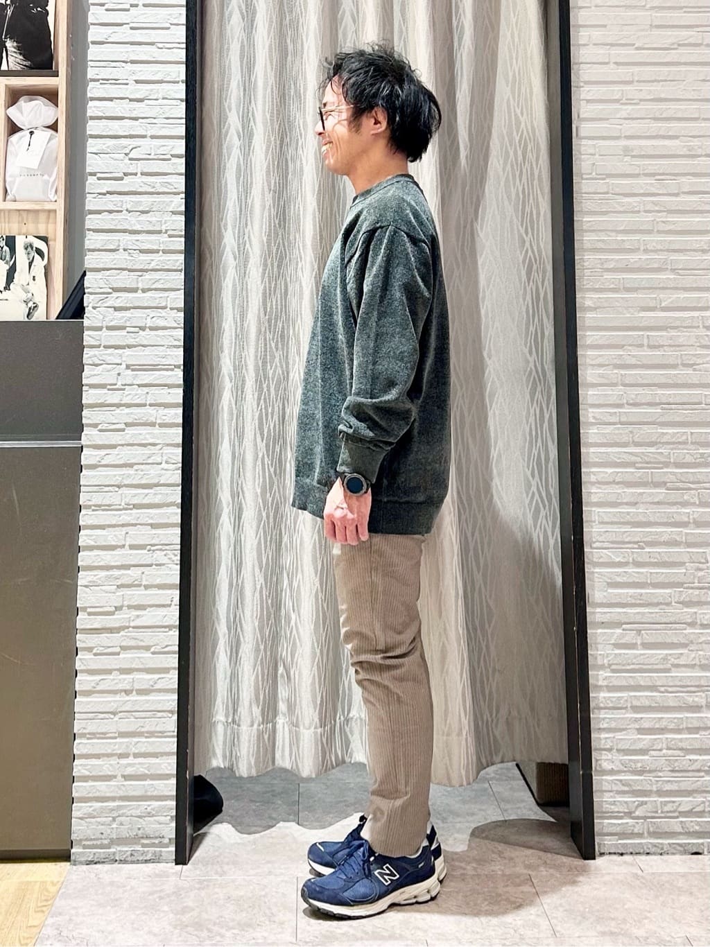 KENJI Iさんの「THE SHOP TK｜【触れるたびに心地良い】ライトモールニット　洗濯機OK/ユニセックスでおすすめ！」を使ったコーディネート