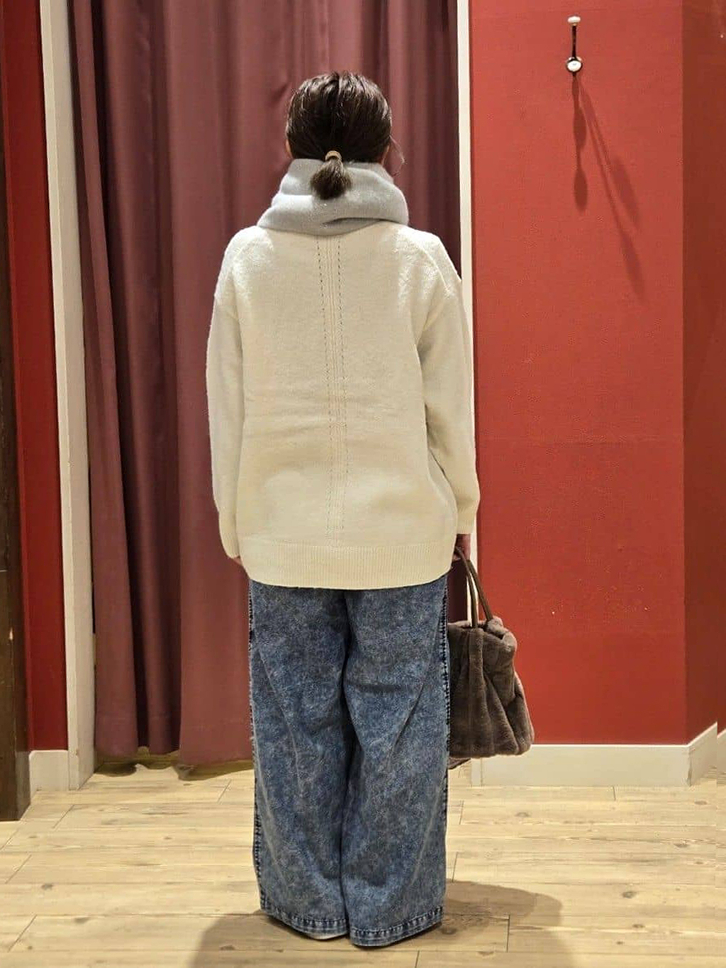 hanaさんの「SHOO･LA･RUE｜【S-LL】抜け感あるスタイルに ケミカルデニム イージーワイドパンツ」を使ったコーディネート
