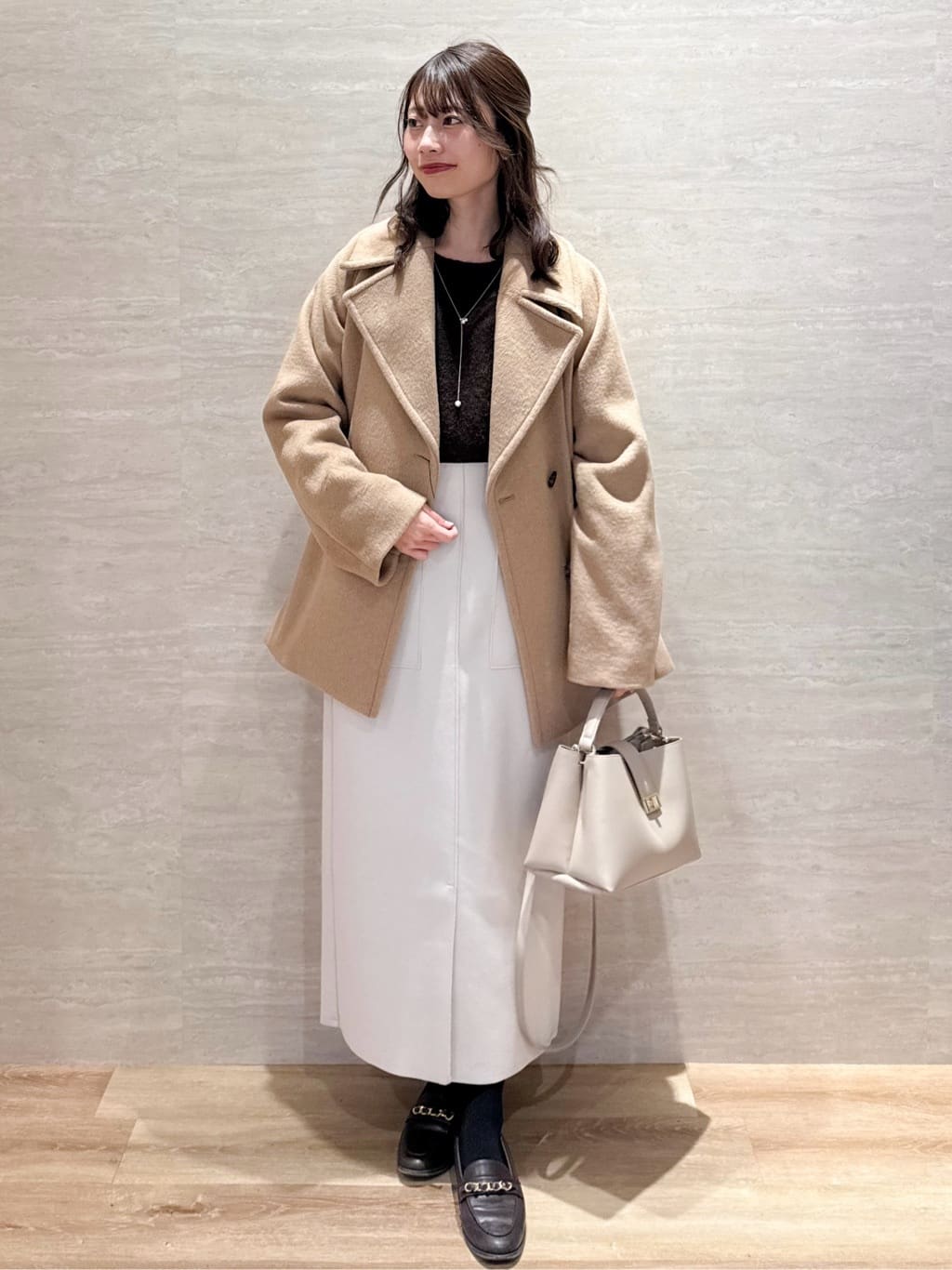 Hinaさんの「OPAQUE.CLIP｜カシミヤブレンドウールミドルピーコート」を使ったコーディネート