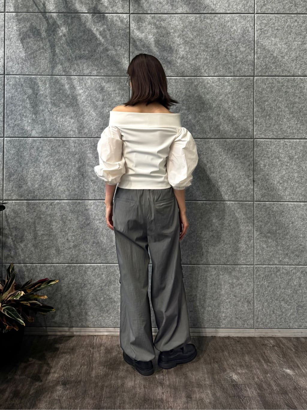 uchi__yamaさんの「CODE A｜puff glow off top」を使ったコーディネート