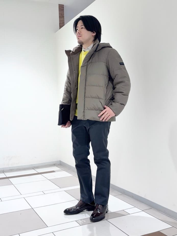 及川さんの「TAKEO KIKUCHI｜カラーコンビ ダウンブルゾン」を使ったコーディネート