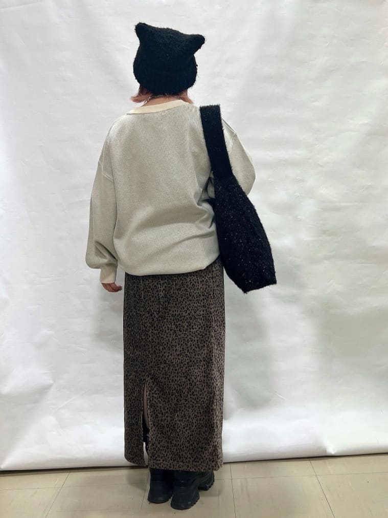 YUIさんの「SHOO･LA･RUE｜【あったか/洗濯機可/S-LL】主役になる 両面起毛 ベロアレオパード柄スカート」を使ったコーディネート