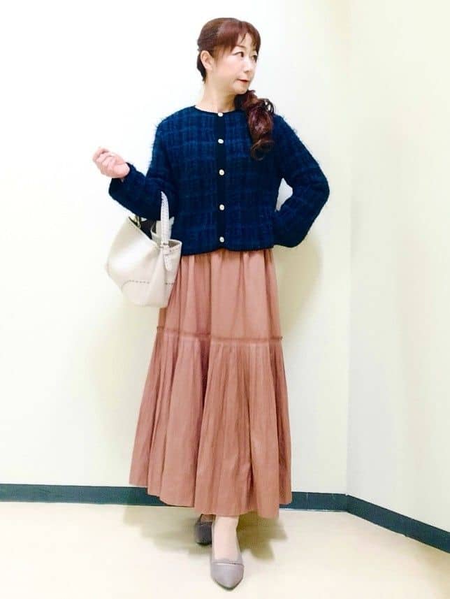 花さんの「Reflect｜【お食事会やお出かけに◎】ふんわりジャカード編みカーディガン」を使ったコーディネート