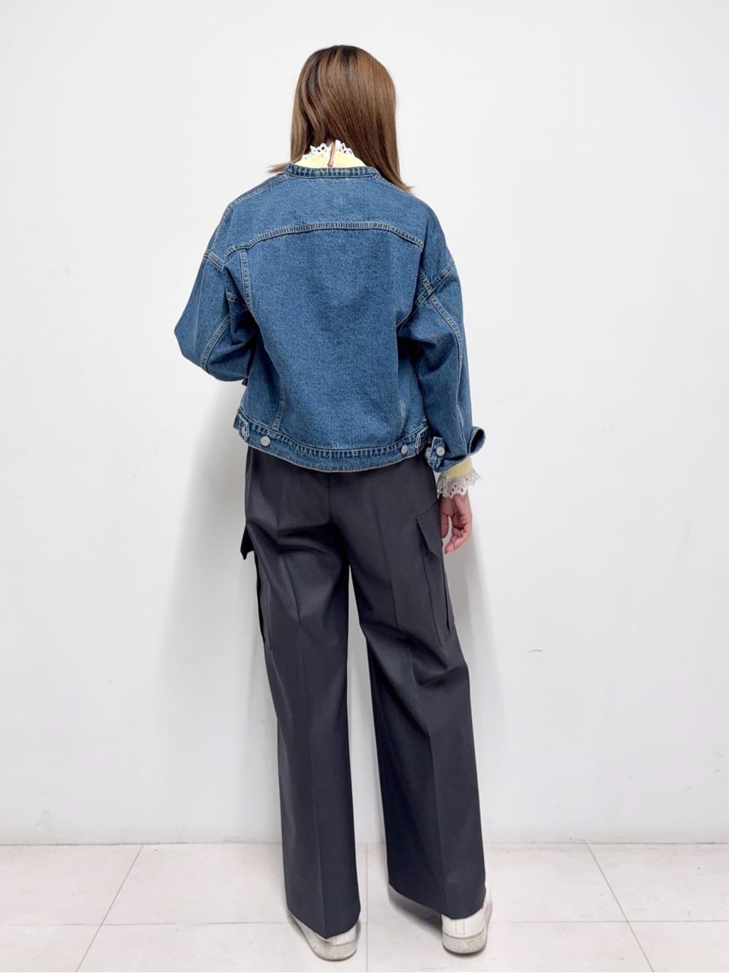 Nishijimaさんの「DRESSTERIOR｜◆取り外しフリル付き裏毛プルオーバー」を使ったコーディネート