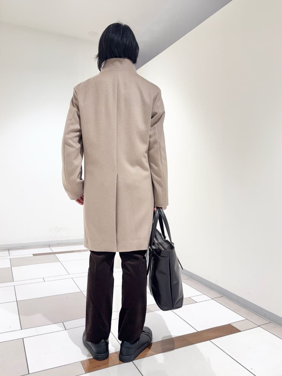 及川さんの「TAKEO KIKUCHI｜【ウールカシミヤブレンド】ビーバー調 スタンドカラー コート」を使ったコーディネート