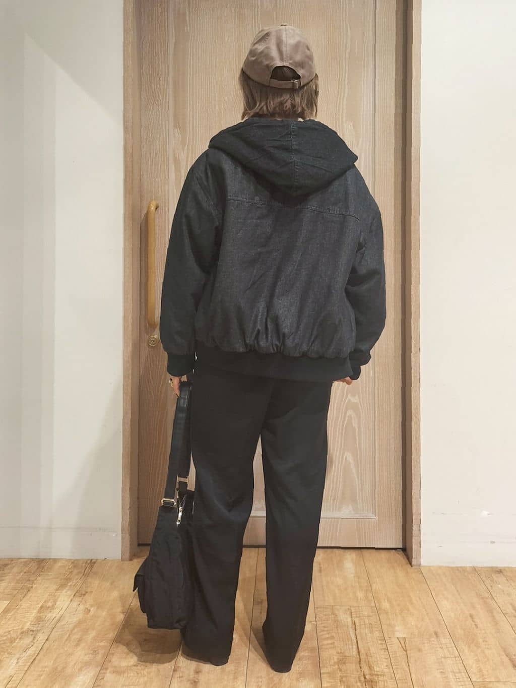 YUKIさんの「SHOO･LA･RUE｜【ダブルZIP】大人カジュアルスタイルに デニム中綿フーディーブルゾン」を使ったコーディネート