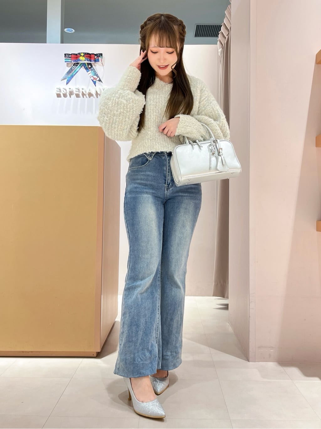 このかさんの「ESPERANZA｜◆【12時間パンプス】約8.5㎝／ラメ素材　歩きやすくて疲れにくい」を使ったコーディネート