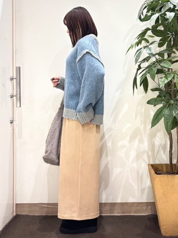 TOWAさんの「SHOO･LA･RUE｜【S-LL】配色デザインがポイント ざっくり編みゆるニット」を使ったコーディネート