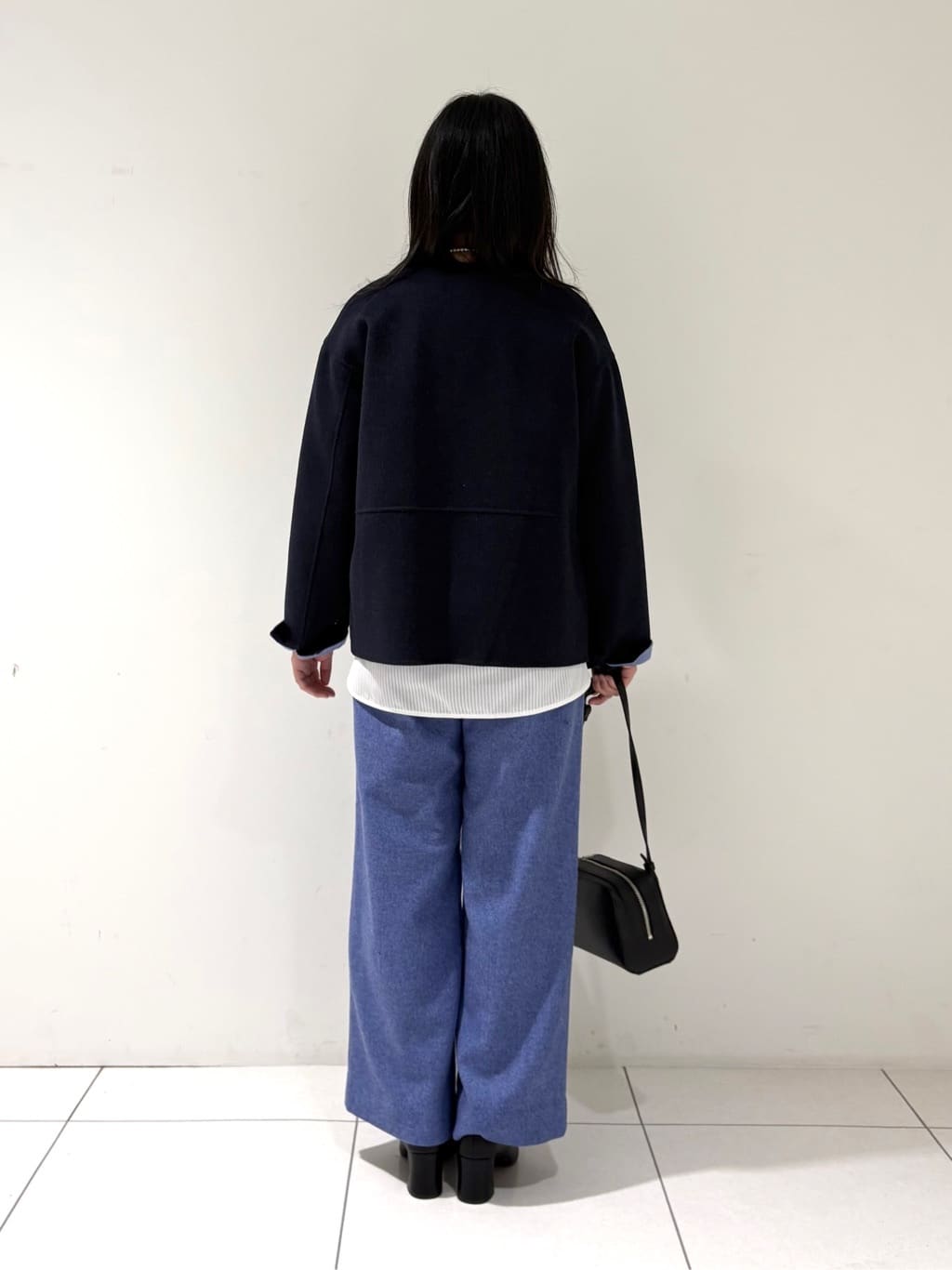 momokoさんの「INDIVI｜【配色デザイン／ショート丈】ウールリバー ノーカラーコート」を使ったコーディネート