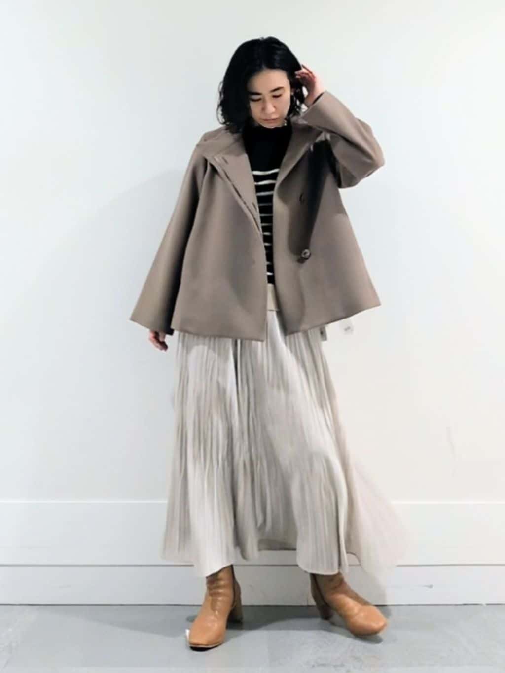 ミズタさんの「UNTITLED｜【着回しが効く／オンオフアウター】ウールショートコート」を使ったコーディネート