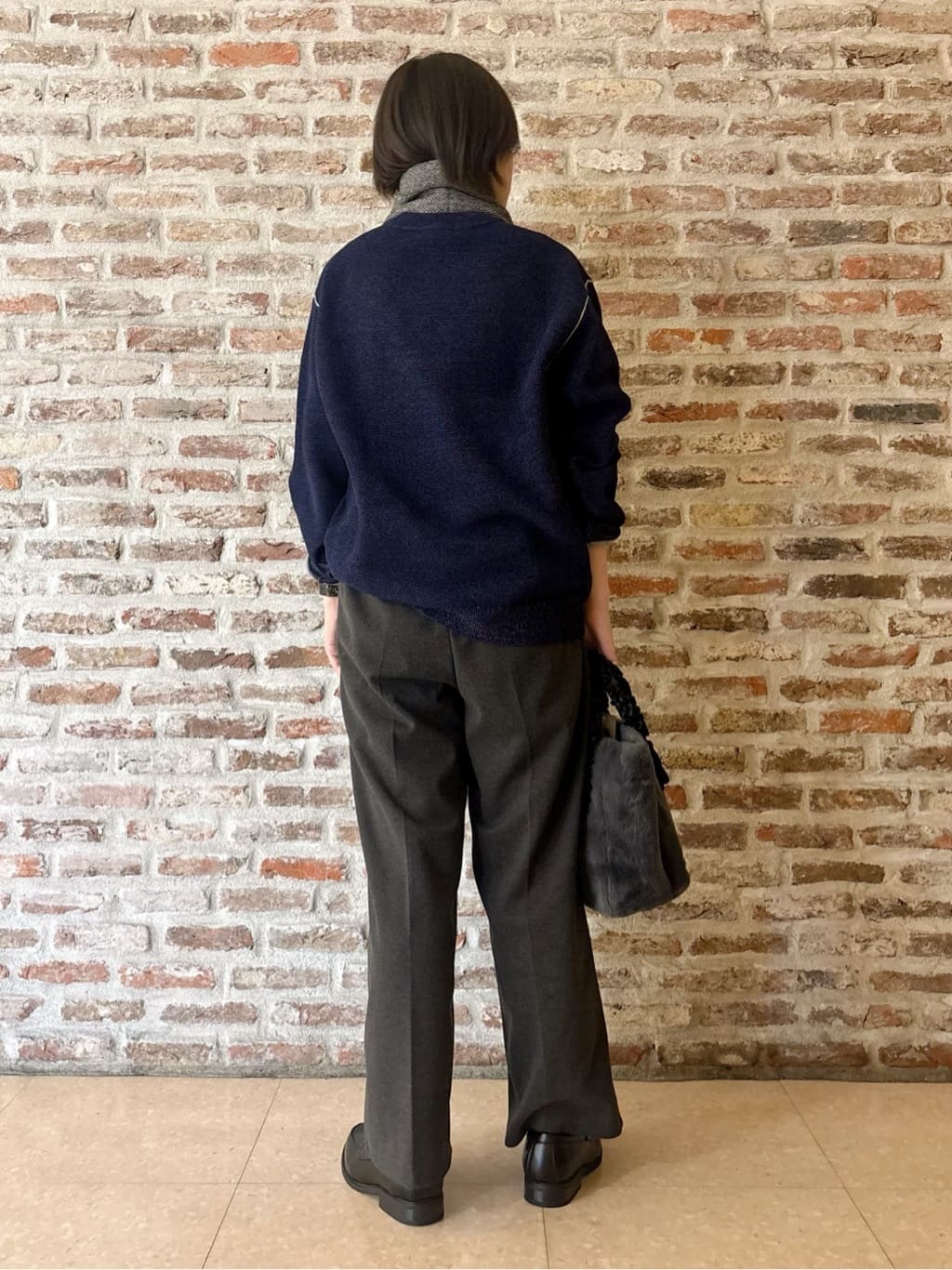 しばさんの「THE SHOP TK｜【大人の上品カジュアルを叶える】ハグするニット 洗濯機OK／6色展開」を使ったコーディネート