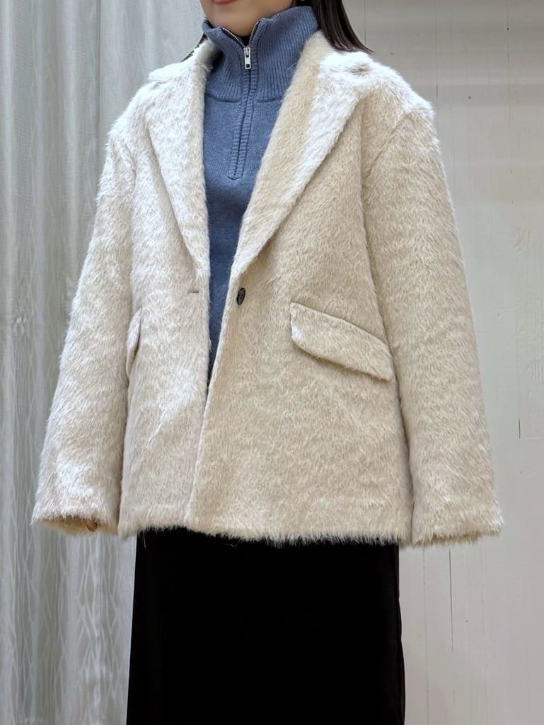 chさんの「THE SHOP TK｜纏うだけで大人上品 シャギーチェスターハーフコート」を使ったコーディネート
