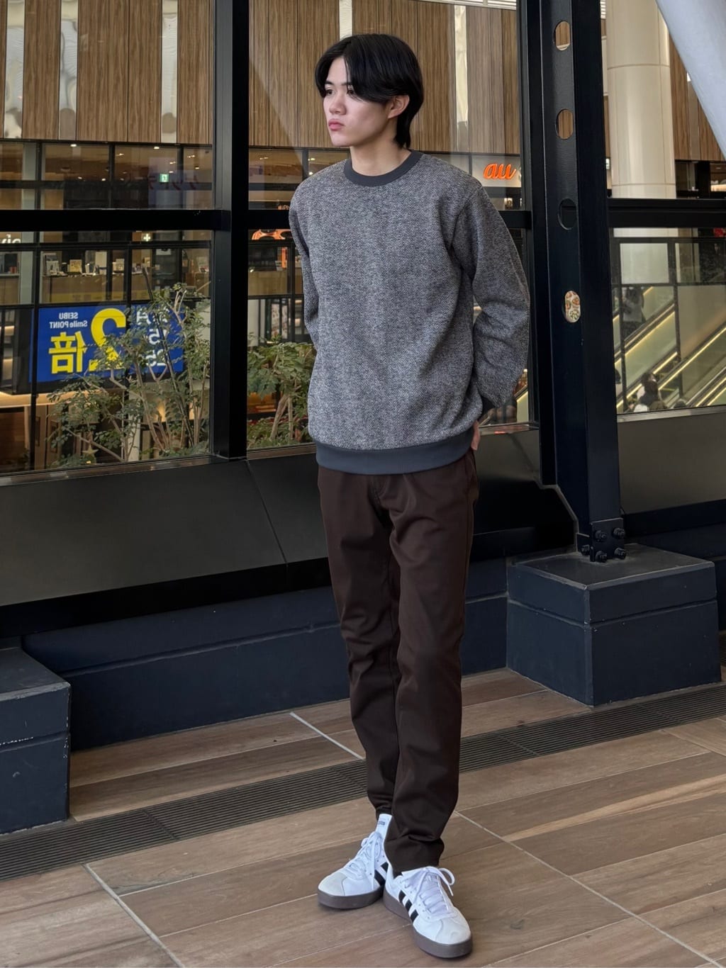 うらしーさんの「THE SHOP TK｜【裏起毛で暖かい】レトロフリーススウェット 洗濯機OK」を使ったコーディネート