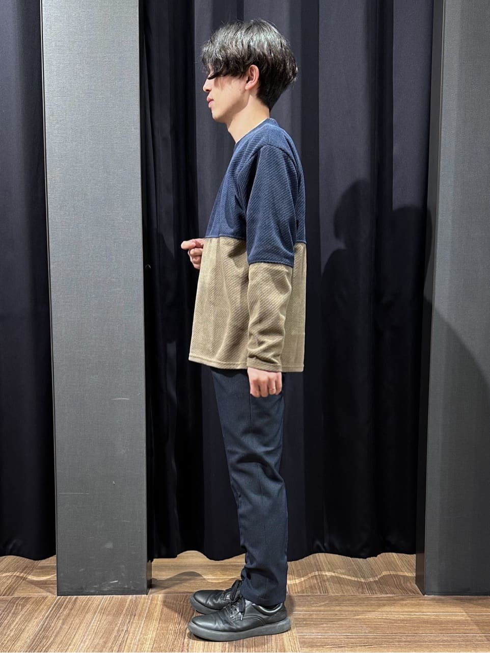 tomoyaさんの「THE SHOP TK｜バイカラー モール風長袖Tシャツ」を使ったコーディネート