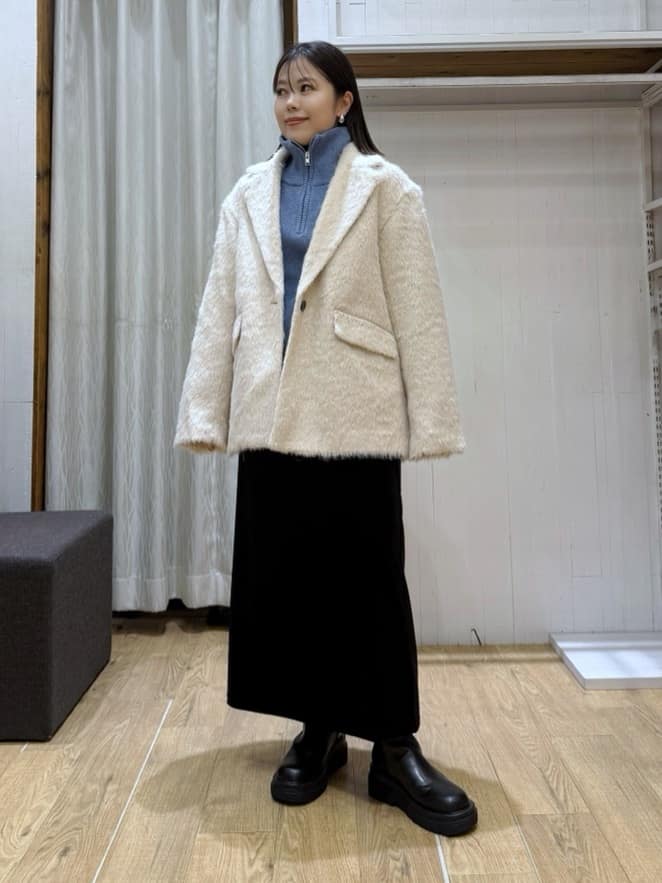 chさんの「THE SHOP TK｜纏うだけで大人上品 シャギーチェスターハーフコート」を使ったコーディネート