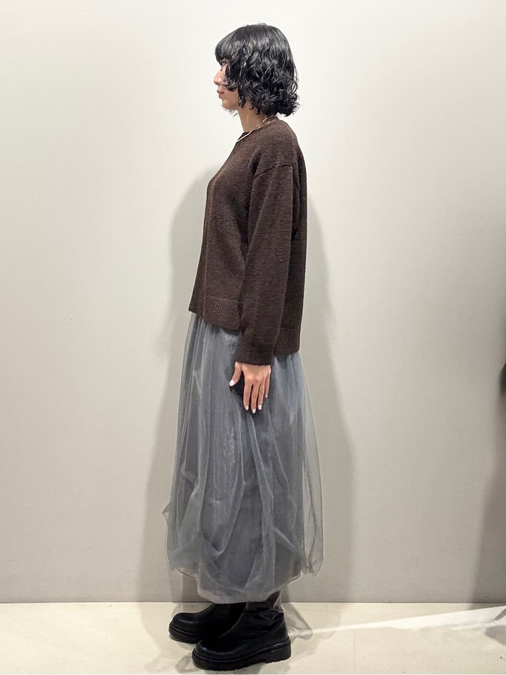 naoさんの「OPAQUE.CLIP｜リラクシークルーネックニット【洗濯機OK】」を使ったコーディネート