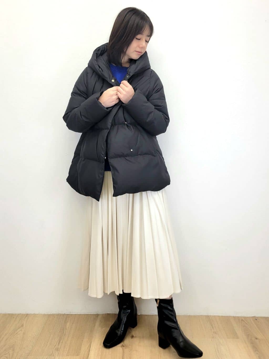 LISAさんの「OPAQUE.CLIP｜撥水フードミドルダウンコート【防風／抗菌防臭／洗濯機OK】《S～LL》」を使ったコーディネート