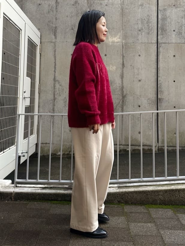 chさんの「THE SHOP TK｜ベルベットフェザー ロゴニットプルオーバー」を使ったコーディネート