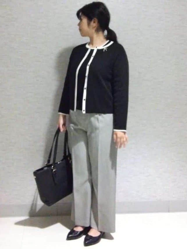 sakoさんの「Reflect｜【秋映え／単品使い◎／すっきり見え】ブローチ付きニットアンサンブル」を使ったコーディネート
