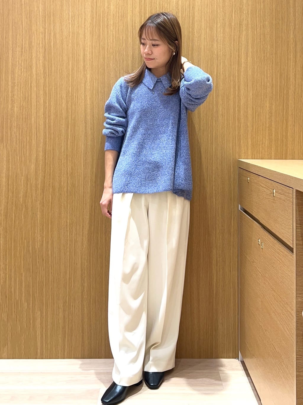 meeさんの「OPAQUE.CLIP｜スパンコールラメ衿2WAYペプラムニット【洗濯機OK】」を使ったコーディネート