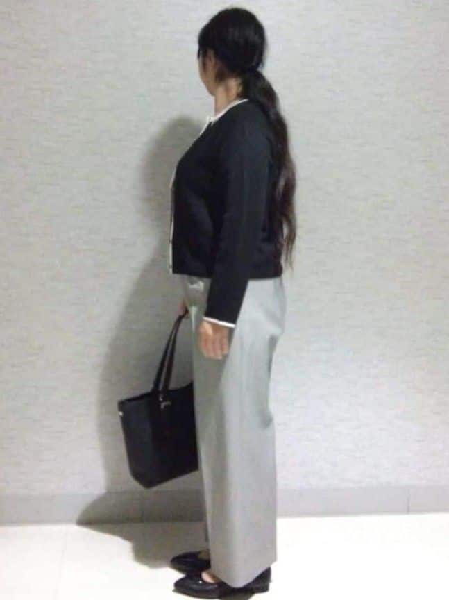 sakoさんの「Reflect｜【秋映え／単品使い◎／すっきり見え】ブローチ付きニットアンサンブル」を使ったコーディネート