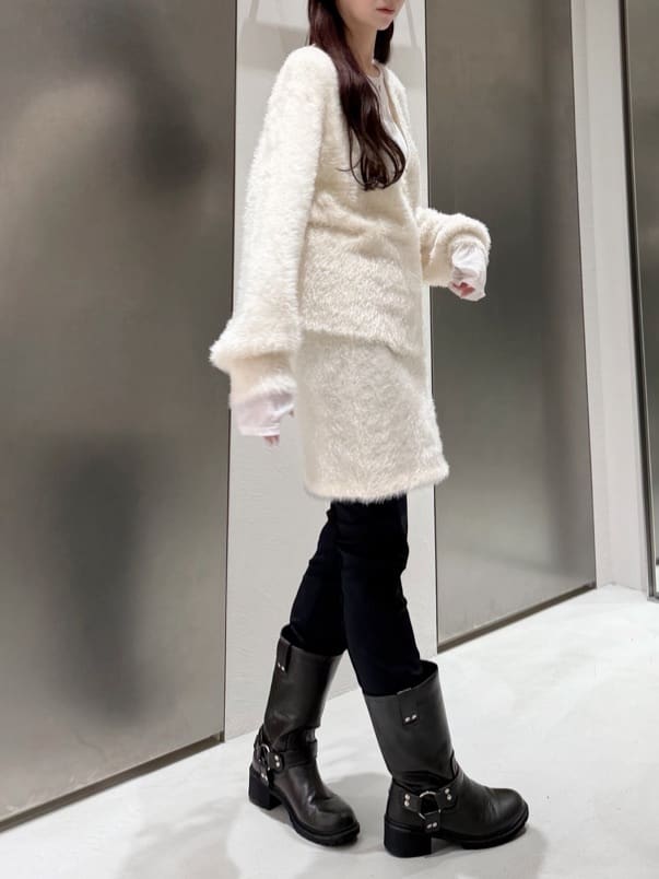 kanamiさんの「CODE A｜feather mini skirt」を使ったコーディネート