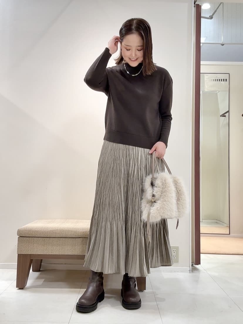 YUIさんの「UNTITLED｜【はっ水機能/フード取り外し可/防寒】ロングダウンコート」を使ったコーディネート