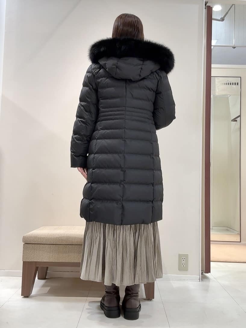 YUIさんの「UNTITLED｜【はっ水機能/フード取り外し可/防寒】ロングダウンコート」を使ったコーディネート