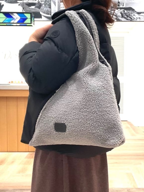 rinさんの「Dessin｜【洗える】ペイント風刺繍入り配色ラインニット」を使ったコーディネート