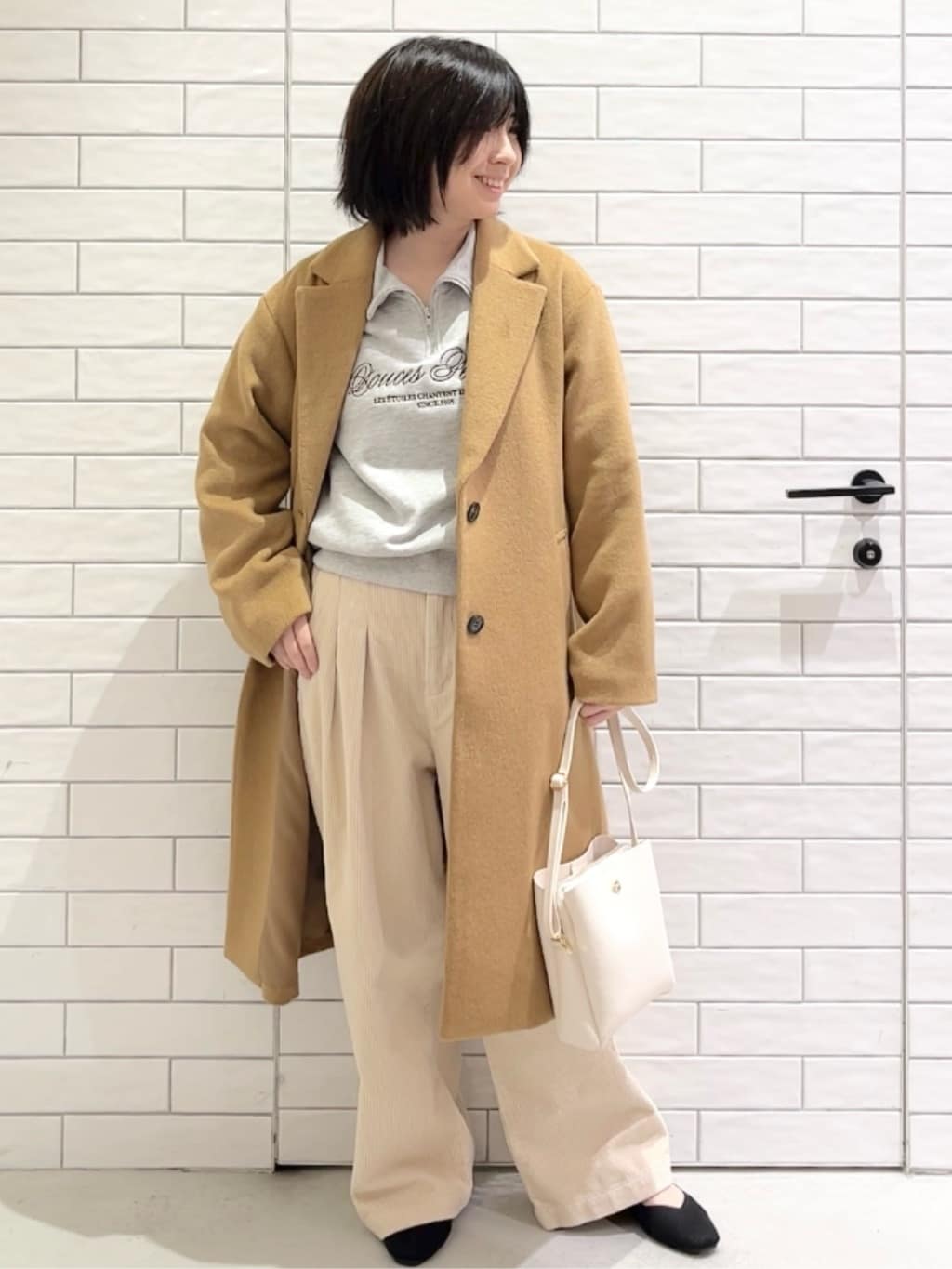 しおりさんの「OPAQUE.CLIP｜カシミヤブレンドウールチェスターコート」を使ったコーディネート