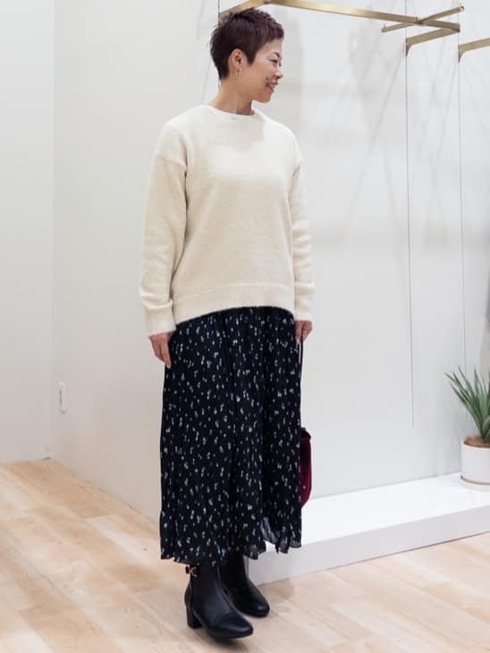 シュウコさんの「grove｜華やぎ冬ニット　ミニスパンコールフェザーニット」を使ったコーディネート