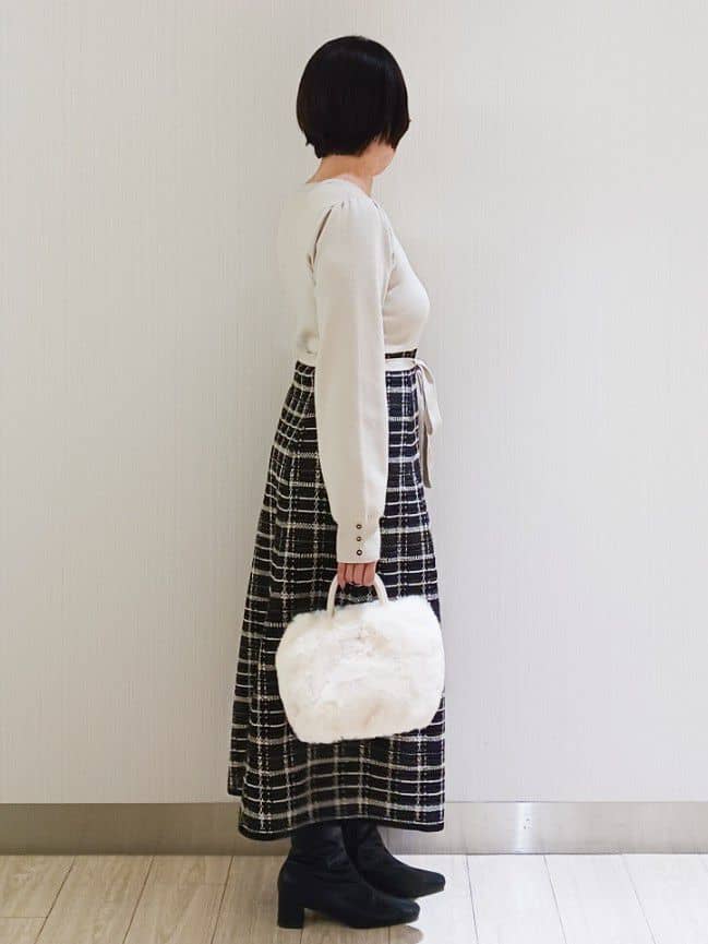 KaHoさんの「index｜チェックラメジャカードニットワンピース」を使ったコーディネート