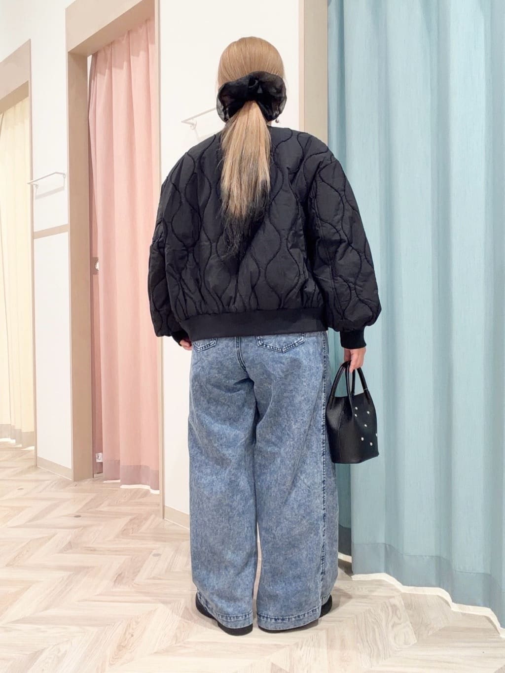 まちゃんなちゃんさんの「SHOO･LA･RUE｜【選べる4柄】ふわふわ ロングフェザーニット」を使ったコーディネート