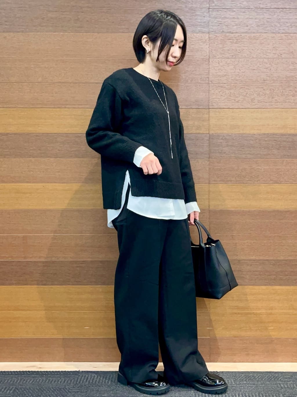 umiさんの「OPAQUE.CLIP｜リラクシークルーネックニット【洗濯機OK】」を使ったコーディネート