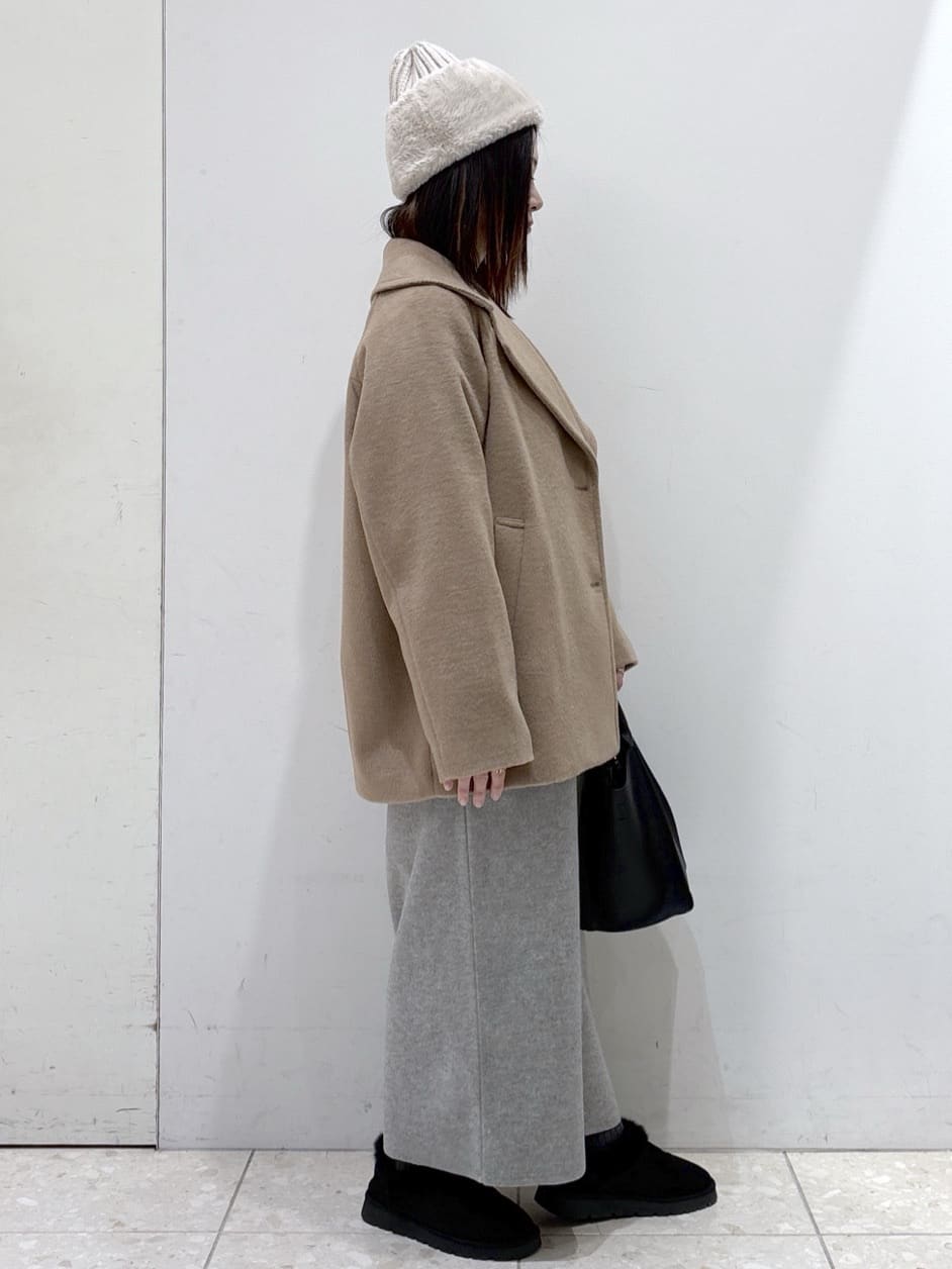 mameさんの「OPAQUE.CLIP｜カシミヤブレンドウールミドルピーコート」を使ったコーディネート
