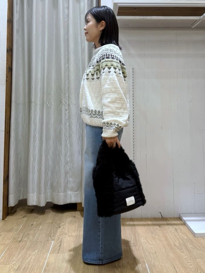 chさんの「THE SHOP TK｜上品さと少しの遊び心を モール求心柄ニット」を使ったコーディネート