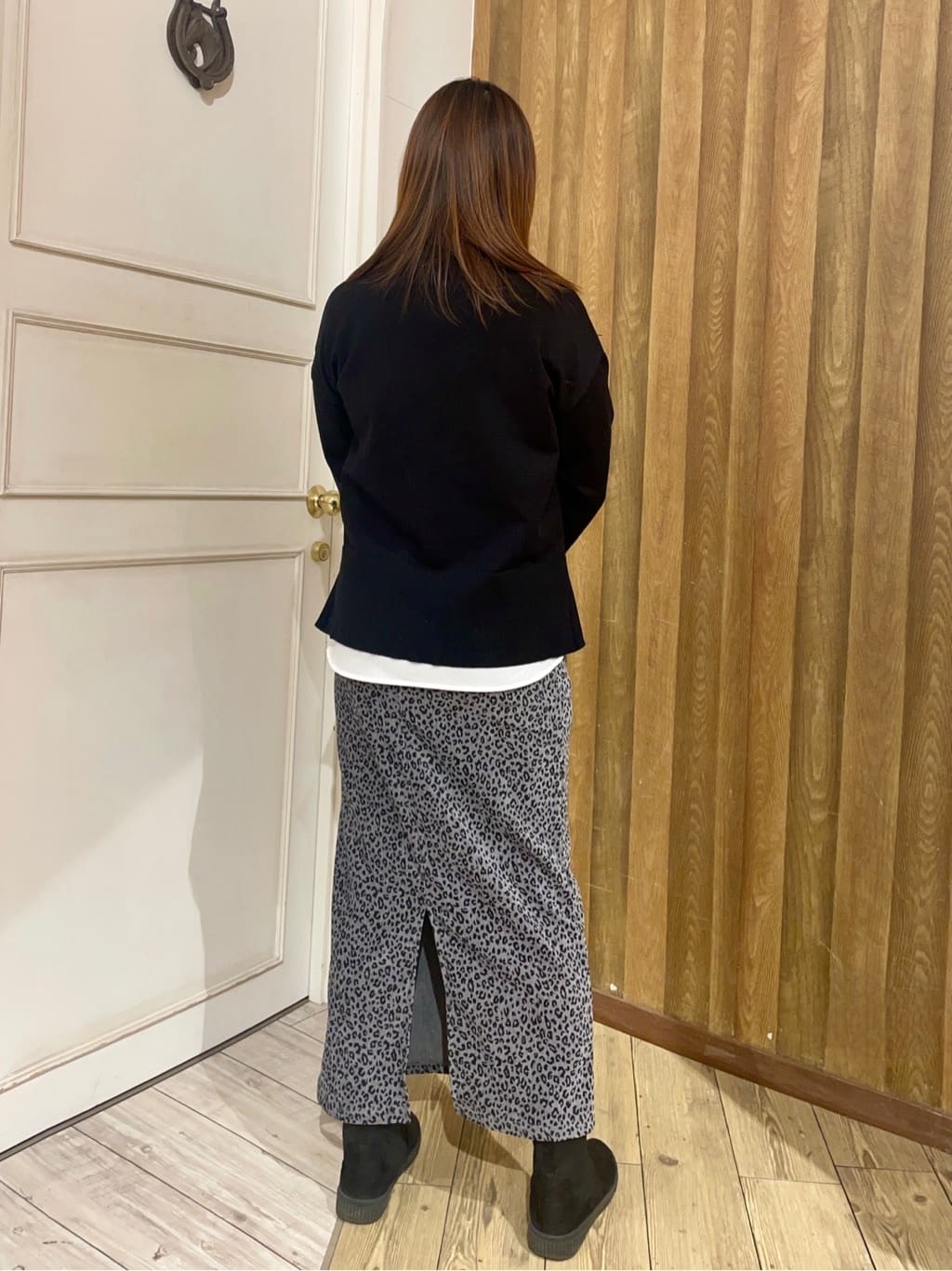 ちえさんの「SHOO･LA･RUE｜【2点セット/洗濯機可/S-LL】着回しがきく もちもちハイネックニット+裾シャツインナー」を使ったコーディネート