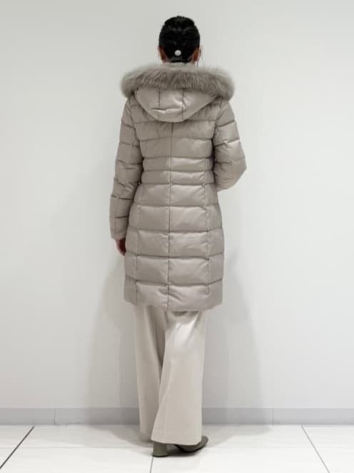 kayoさんの「INDIVI｜【名品／撥水／抗菌防臭】ロング丈リサイクルダウンコート」を使ったコーディネート