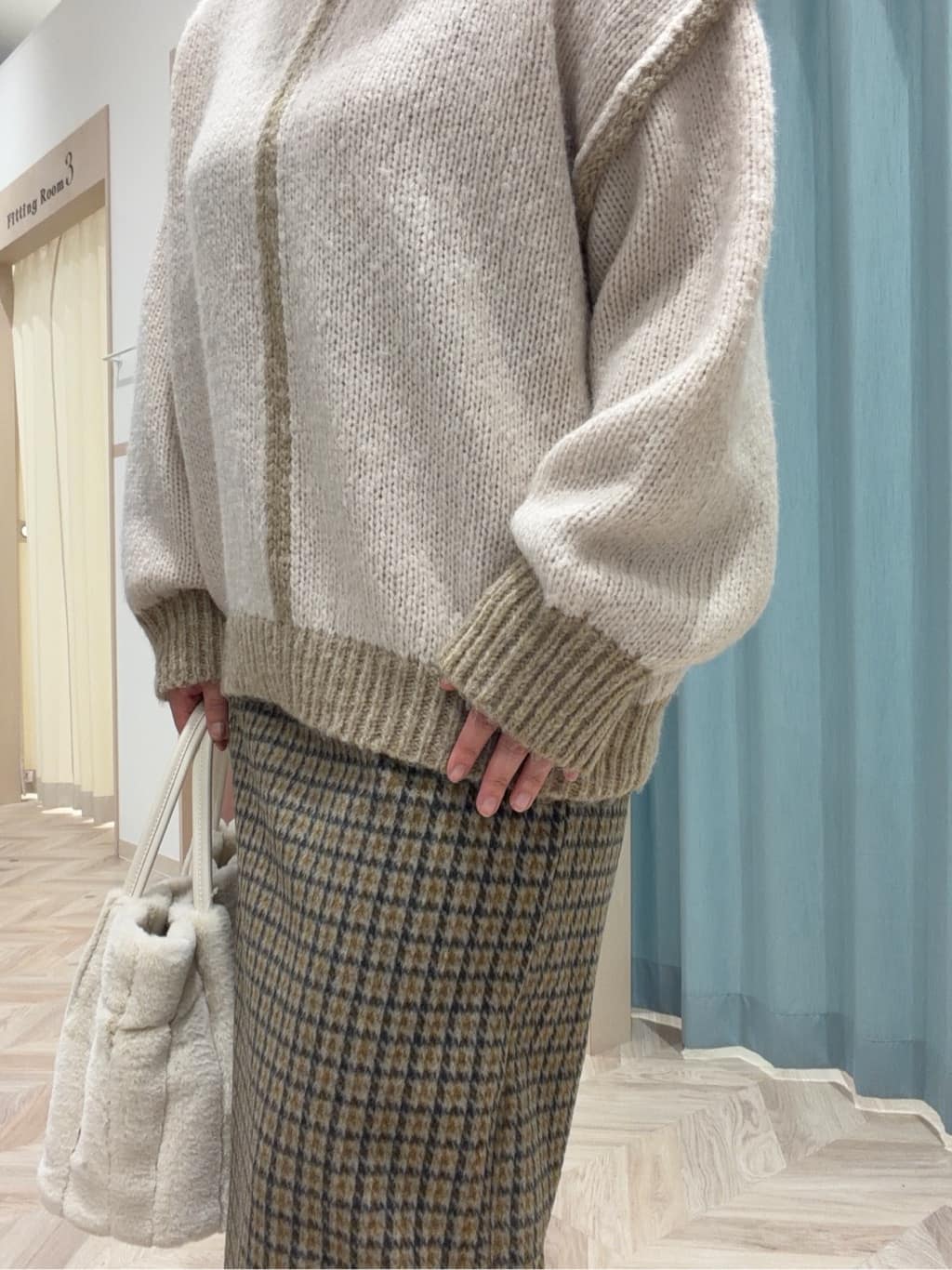 まちゃんなちゃんさんの「SHOO･LA･RUE｜【洗濯機可/撥水】フェイクファーフード ロングダウン」を使ったコーディネート