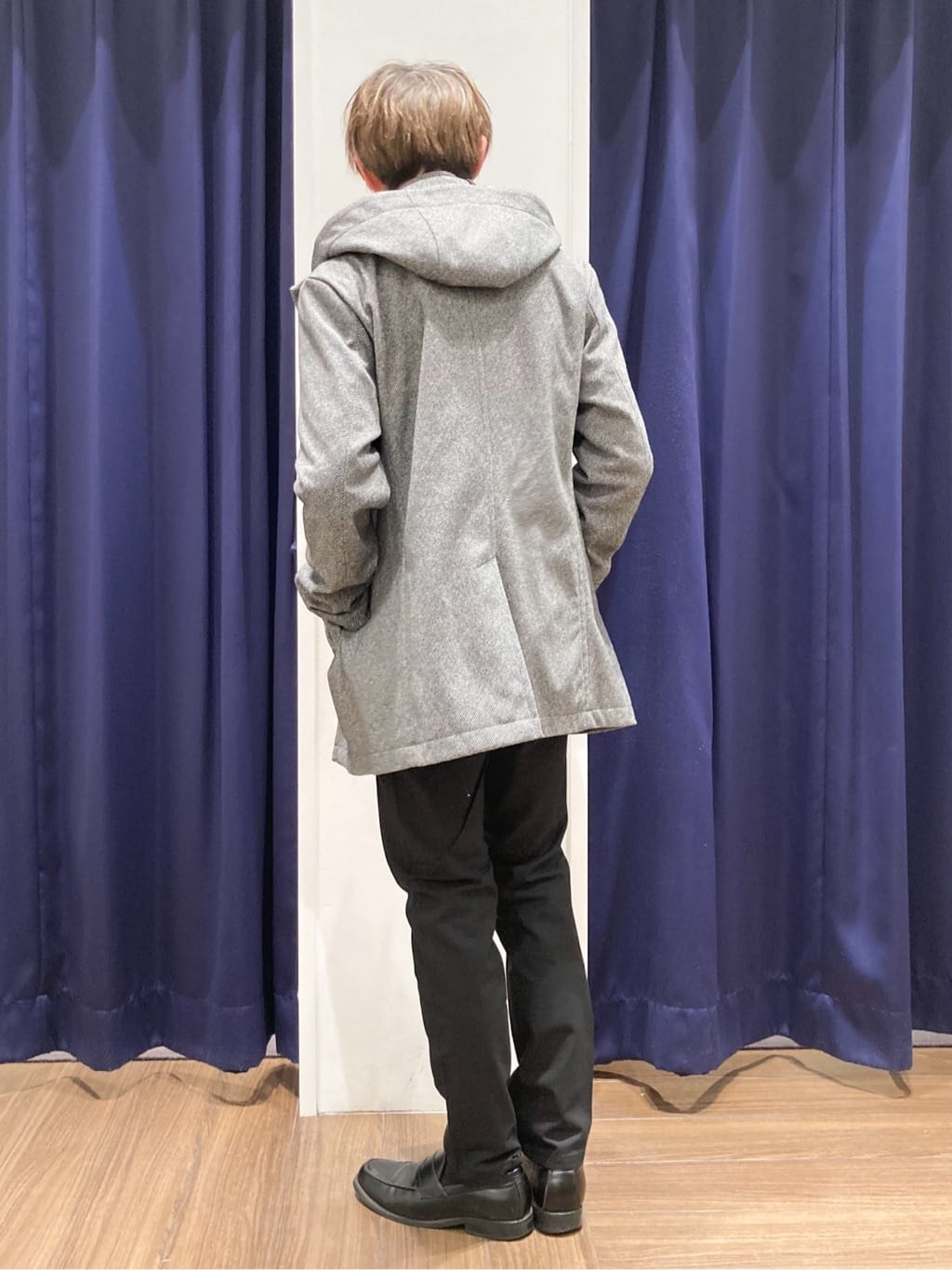 つーじーさんの「THE SHOP TK｜【冬のビジネスシーンに最適】シルキーモックネックニット　洗濯機OK」を使ったコーディネート