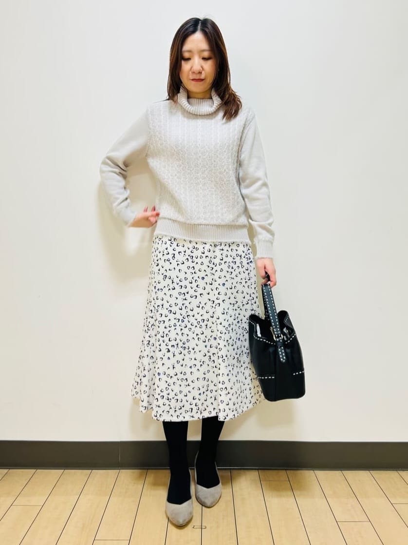 miiiさんの「Reflect｜【ほんのりラメ感◎】ふわふわフェザーヤーンハイネックニット」を使ったコーディネート