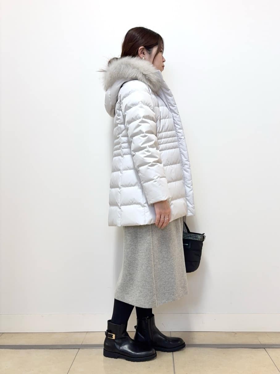 asamiさんの「UNTITLED｜【はっ水機能/フード取り外し可】ミディダウンコート」を使ったコーディネート