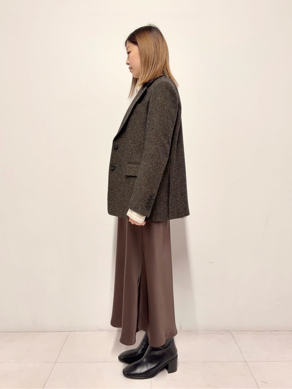 Nishijimaさんの「DRESSTERIOR｜ストレッチヴィンテージサテンナロースカート」を使ったコーディネート