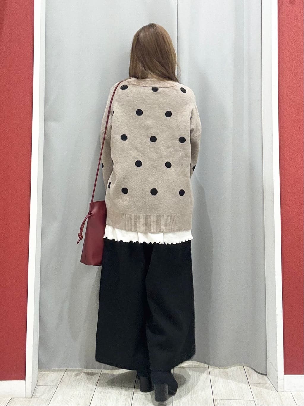 shioさんの「SHOO･LA･RUE｜【高レビュー】ウエストゴムで穿きやすい　ガウチョパンツ」を使ったコーディネート